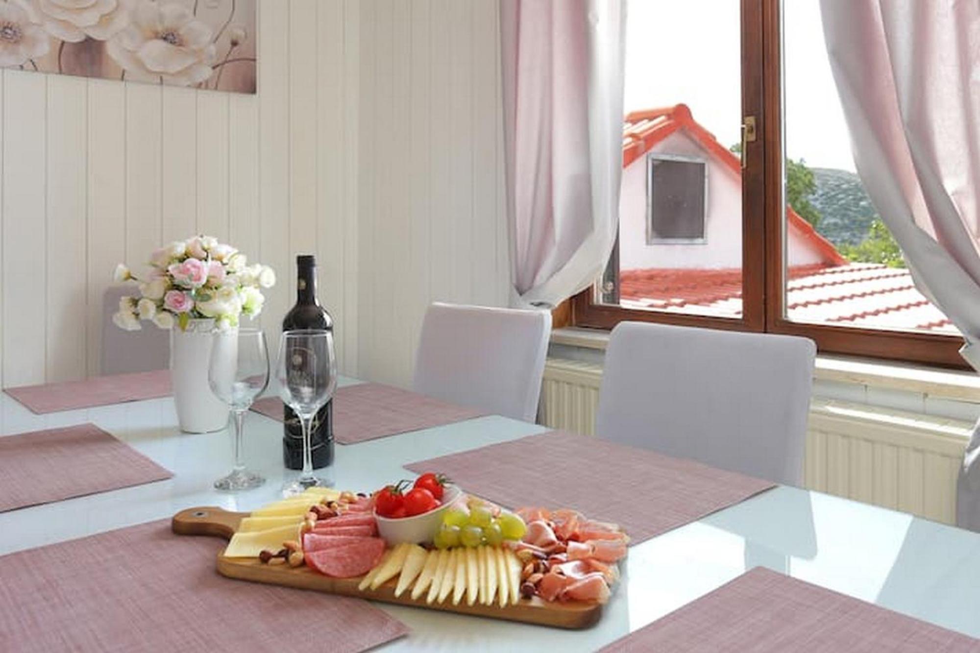 Holiday Home Mons Aureus Gornje Sitno المظهر الخارجي الصورة