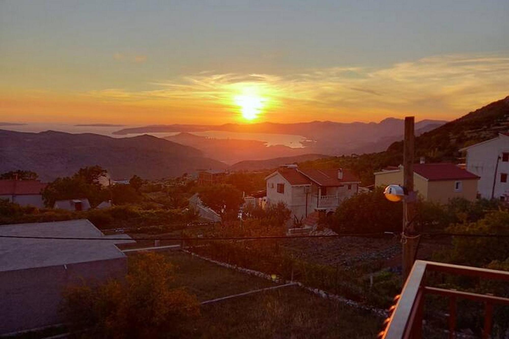 Holiday Home Mons Aureus Gornje Sitno المظهر الخارجي الصورة