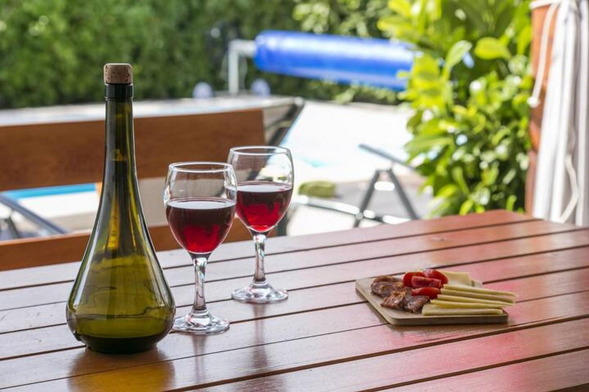 Holiday Home Mons Aureus Gornje Sitno المظهر الخارجي الصورة